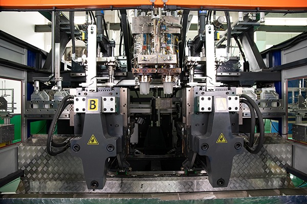 �ܻ��̓���